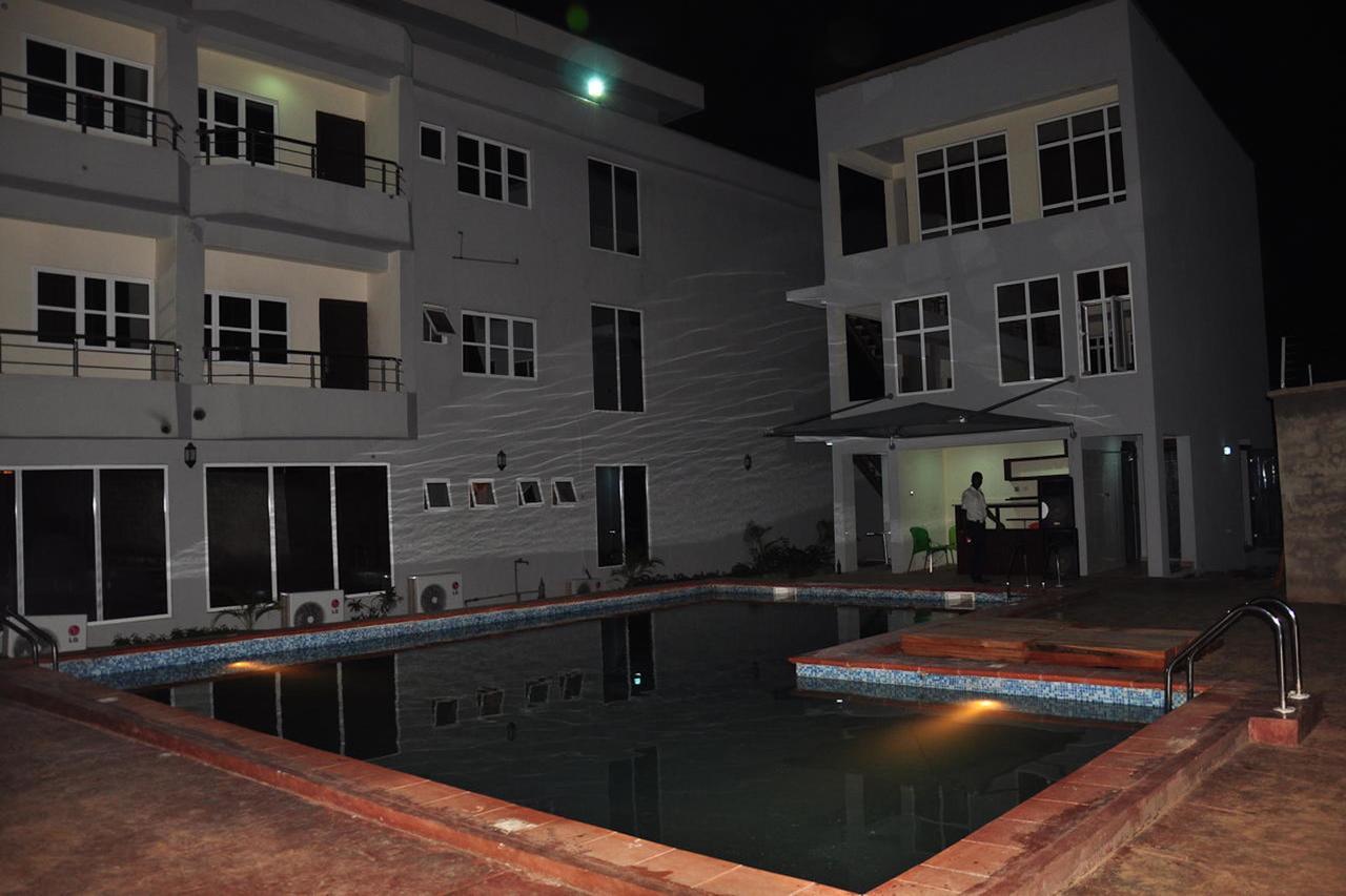 Grand Bank Link Hotel Otta Luaran gambar