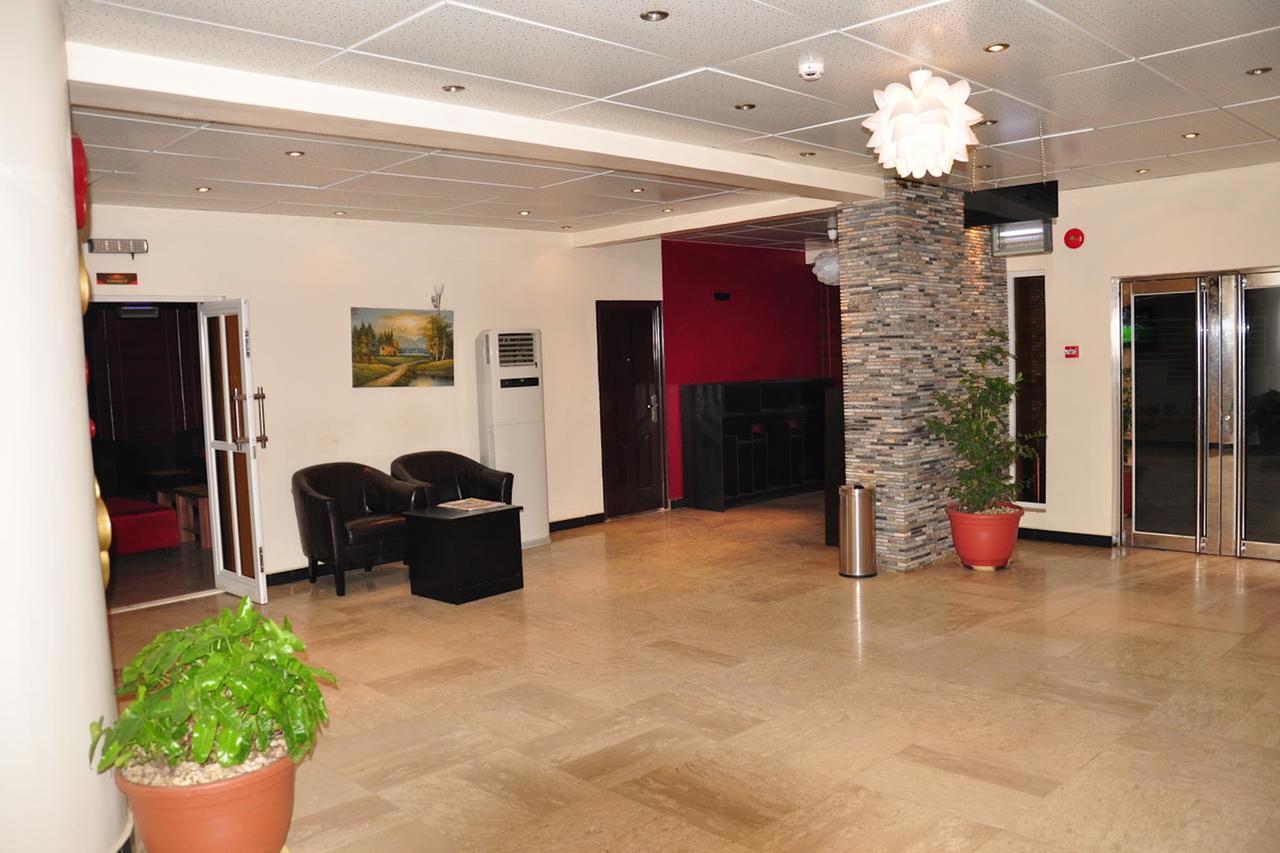 Grand Bank Link Hotel Otta Luaran gambar