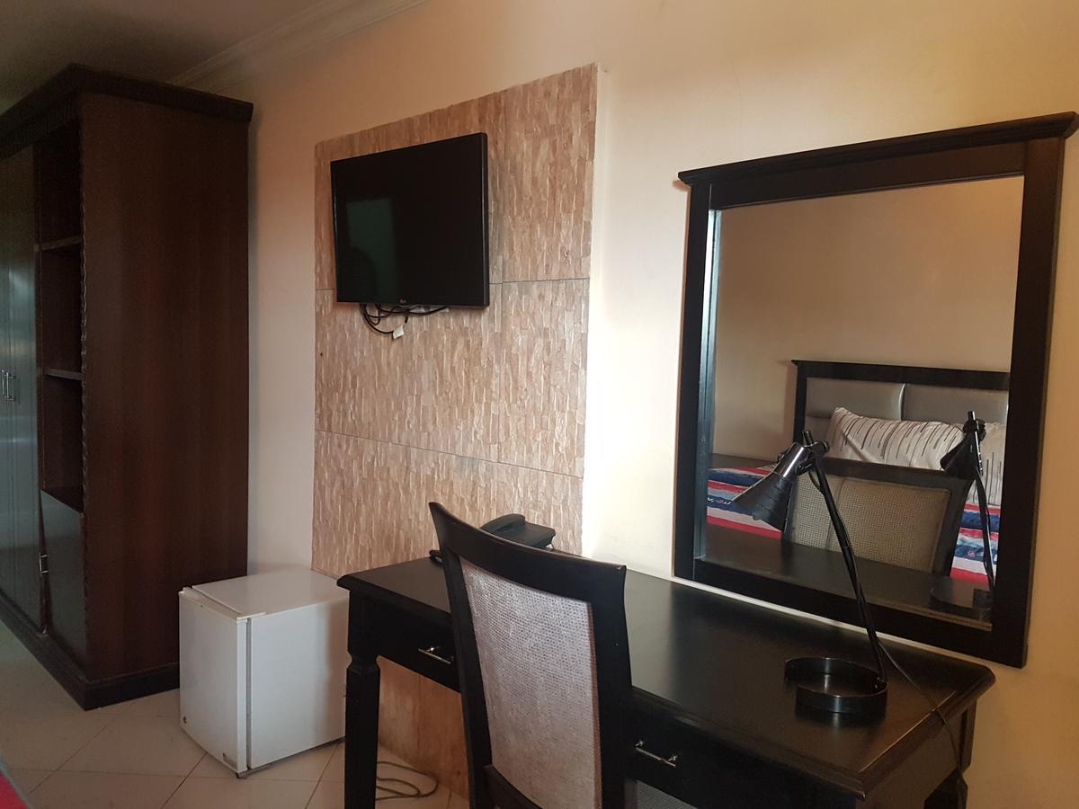 Grand Bank Link Hotel Otta Luaran gambar