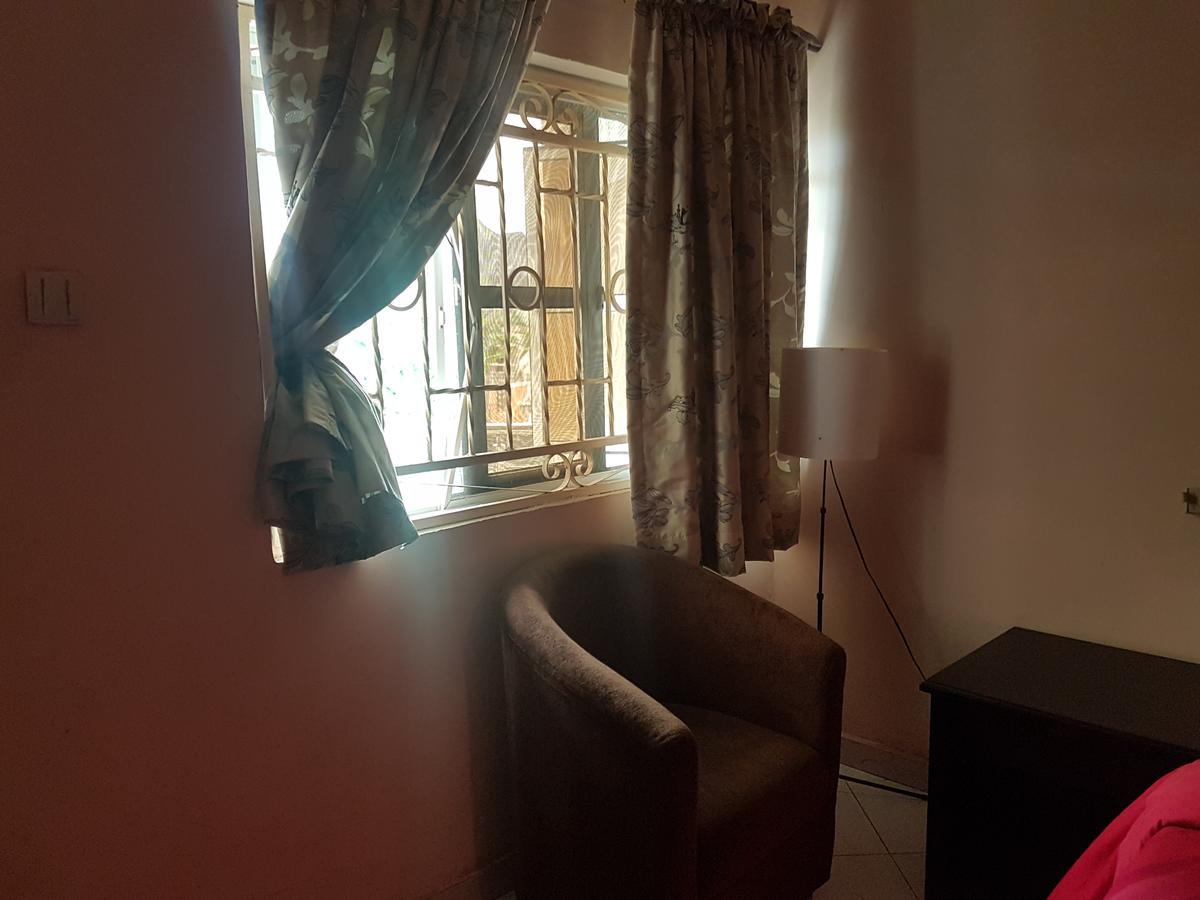 Grand Bank Link Hotel Otta Luaran gambar