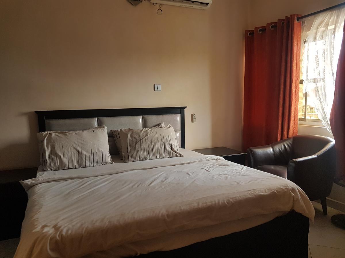 Grand Bank Link Hotel Otta Luaran gambar