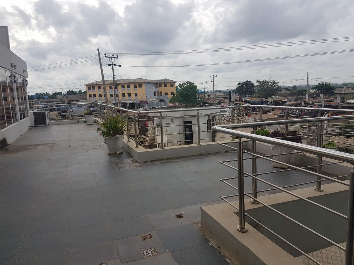 Grand Bank Link Hotel Otta Luaran gambar