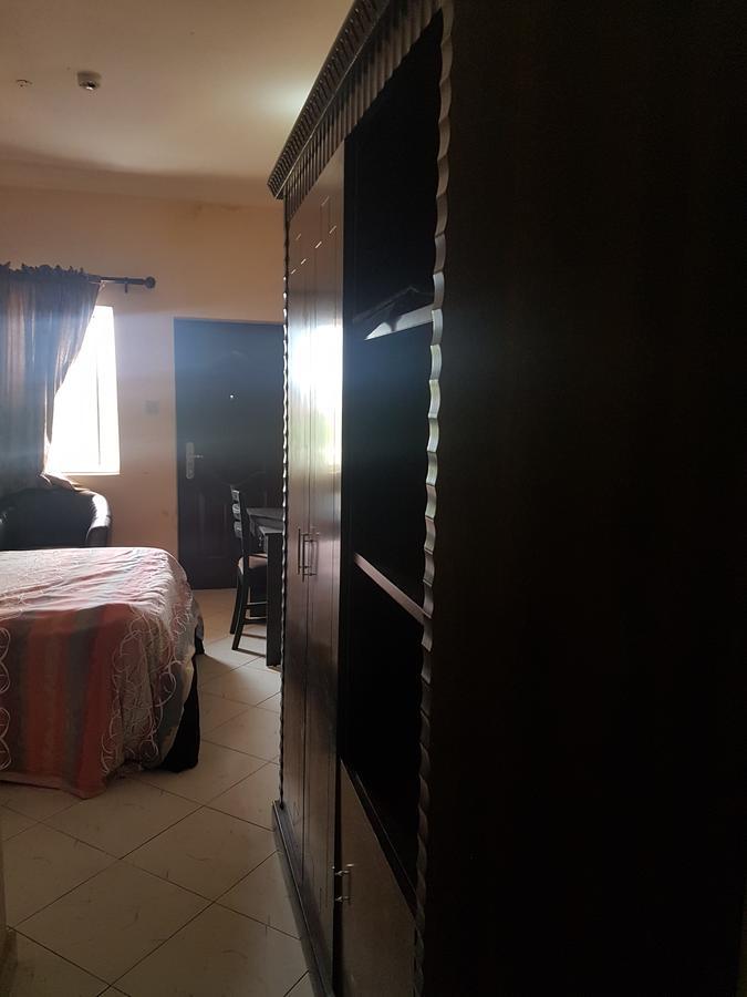 Grand Bank Link Hotel Otta Luaran gambar