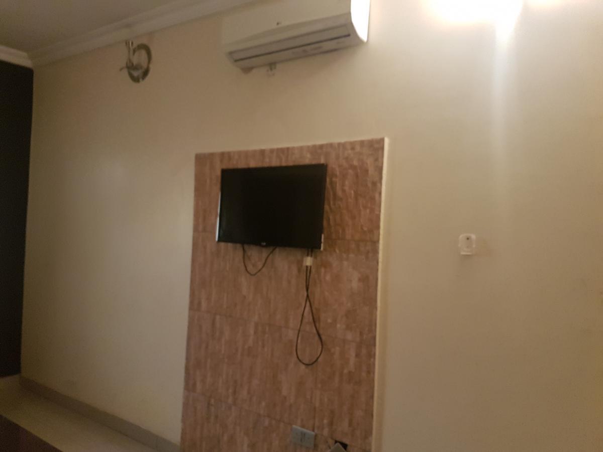 Grand Bank Link Hotel Otta Luaran gambar